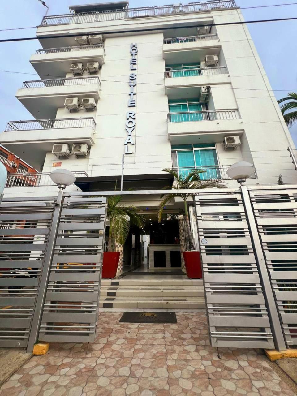 Hotel Suite Royal Мелгар Екстериор снимка