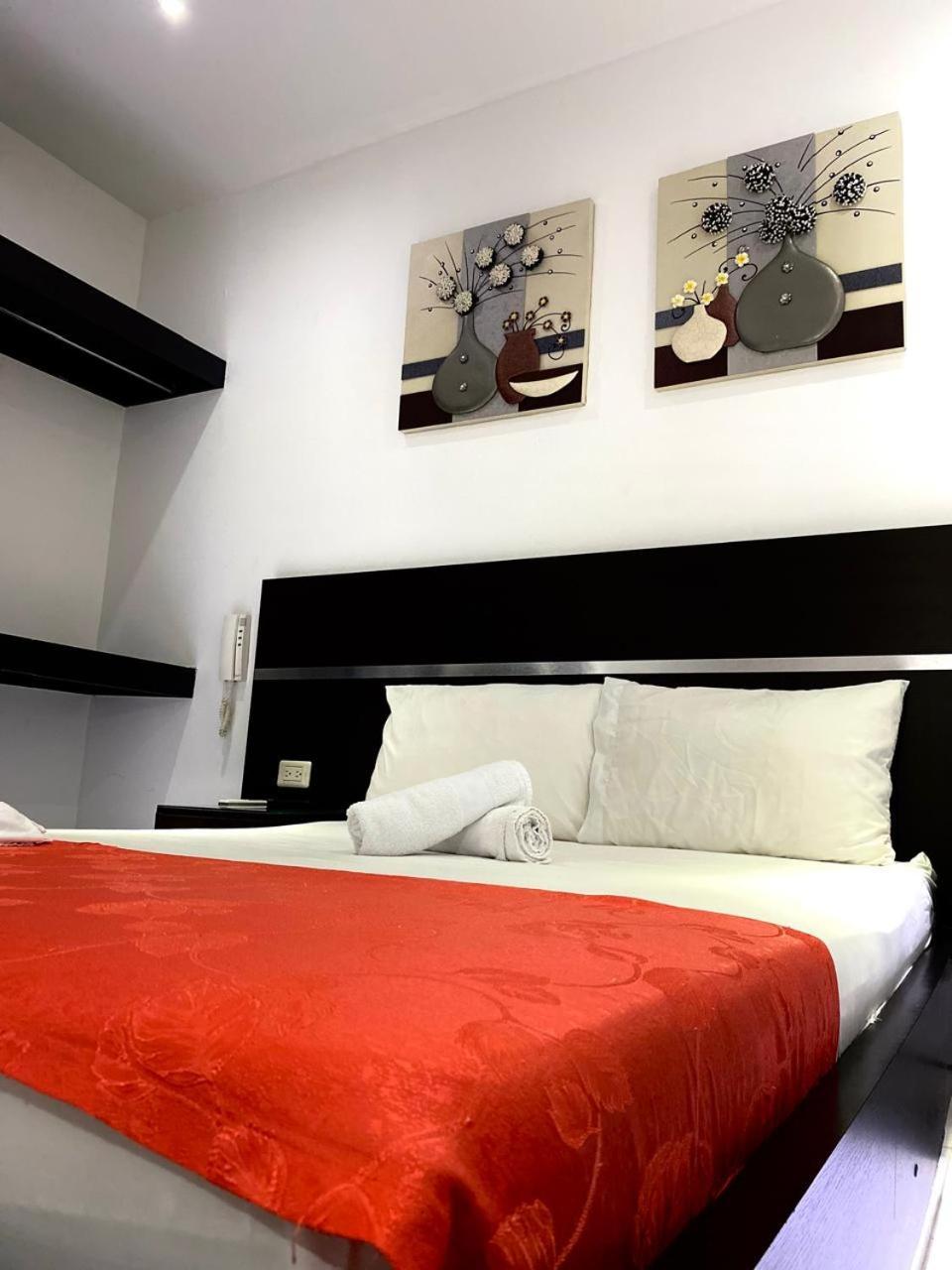 Hotel Suite Royal Мелгар Екстериор снимка
