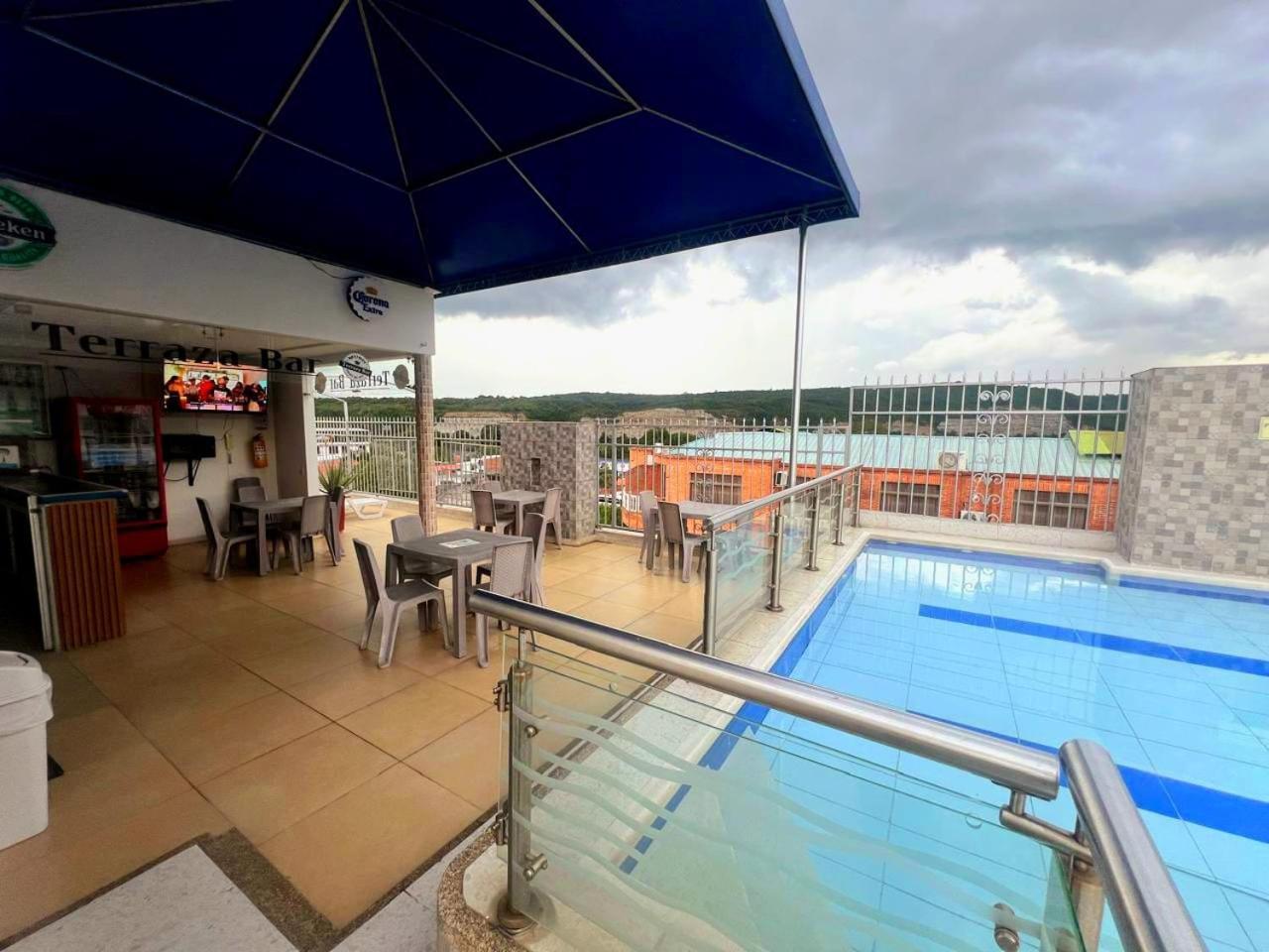 Hotel Suite Royal Мелгар Екстериор снимка