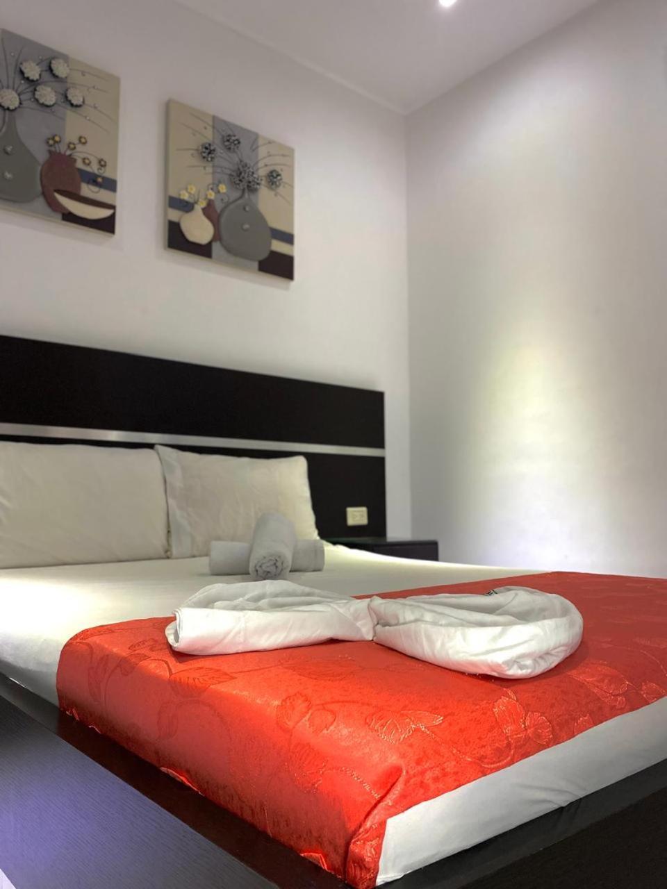 Hotel Suite Royal Мелгар Екстериор снимка