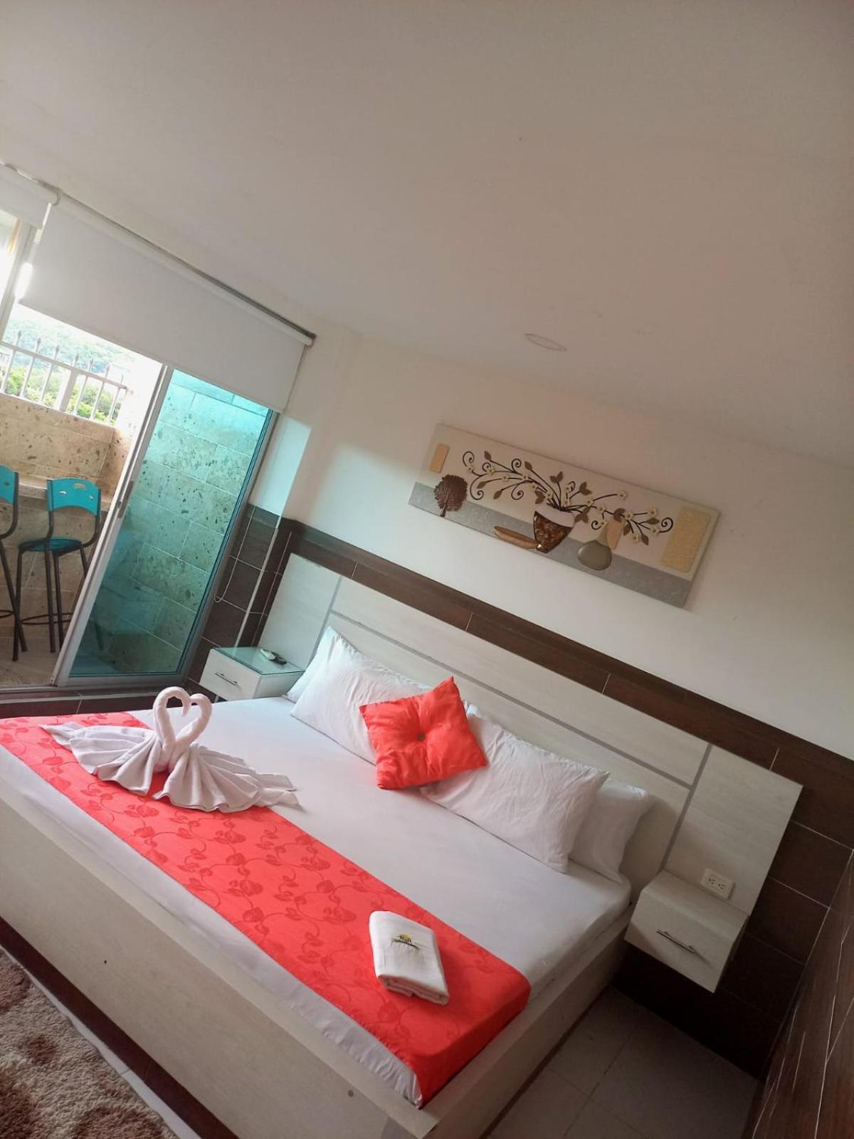 Hotel Suite Royal Мелгар Екстериор снимка